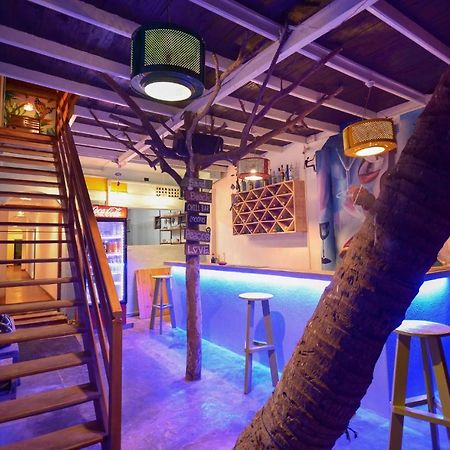 Palm Leaf Surf Cafe Hotel Galle Buitenkant foto