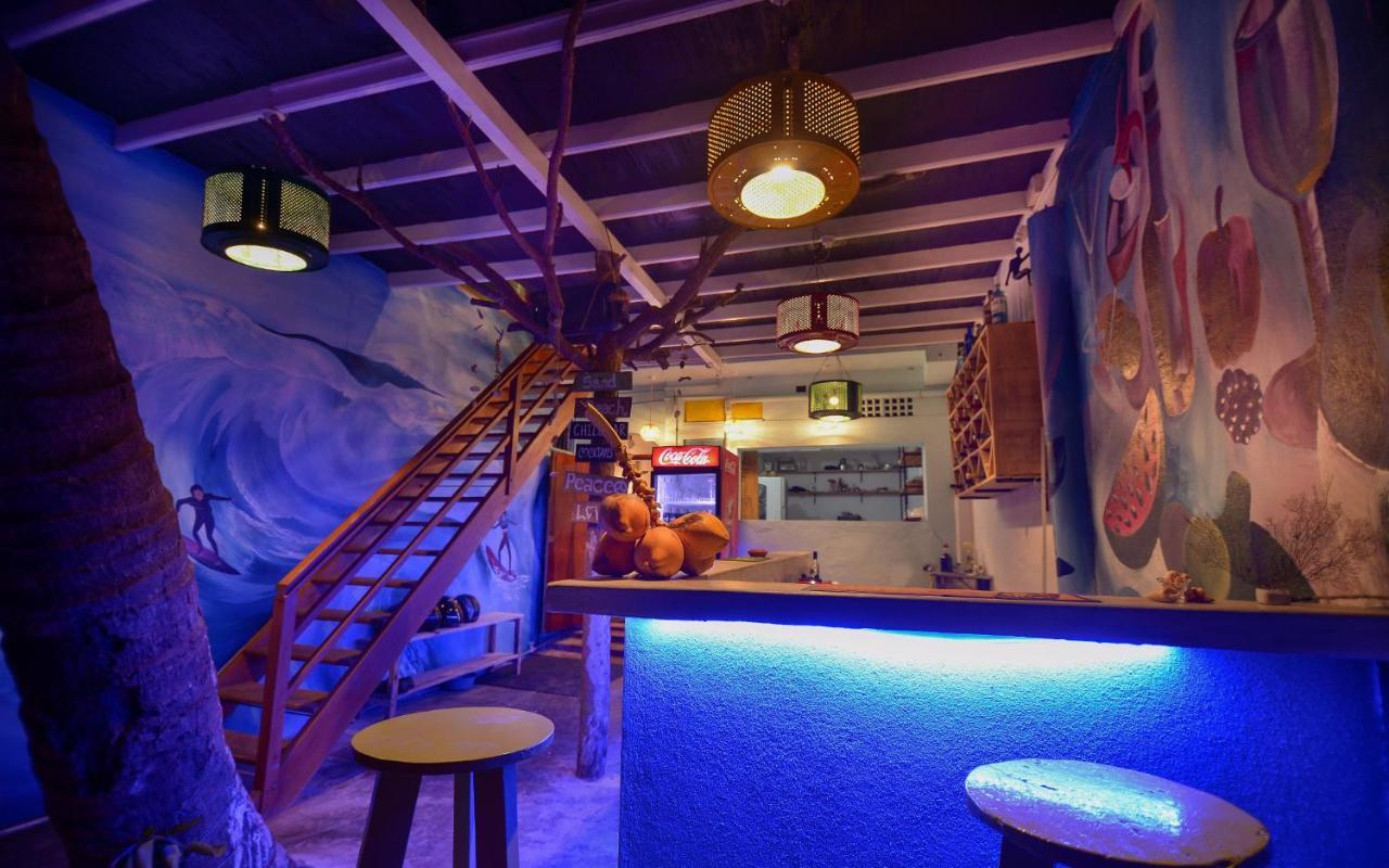 Palm Leaf Surf Cafe Hotel Galle Buitenkant foto
