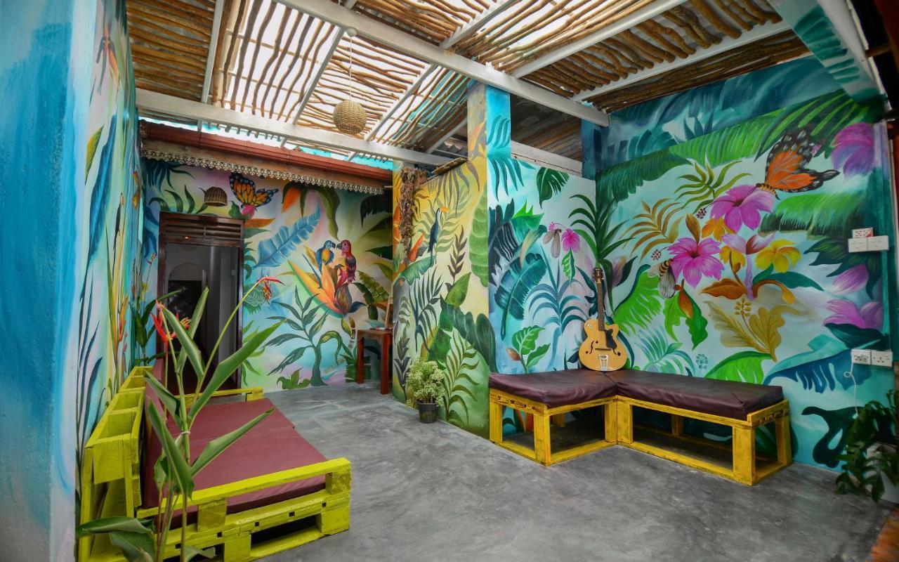 Palm Leaf Surf Cafe Hotel Galle Buitenkant foto
