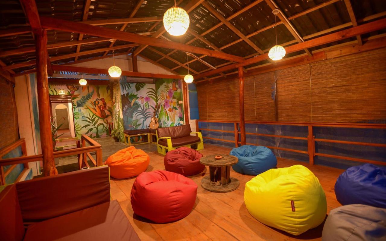 Palm Leaf Surf Cafe Hotel Galle Buitenkant foto